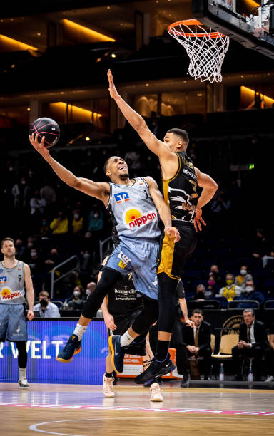 赵继伟复出赛季首秀战新疆 杨鸣：上场时间受限制